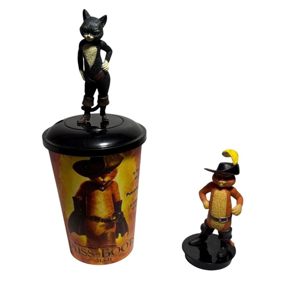 Puss In Boots Theatre Cup with Toppers 2011 Kitty Softpaws & Puss Figures
